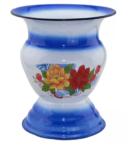 爷爷当年绝对不是以这样的价格买下的痰盂… 让人不禁怀疑,这冰桶果盘